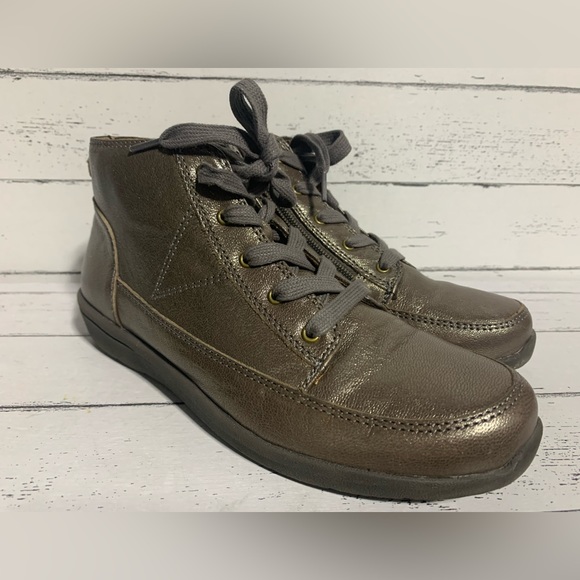 Vionic Women’s Size 6.5 Gray Ankle Boots – Supportive Orthotic Comfort Shoes - Picture 7 of 11